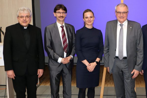 Prof. Dr. Josef Kreiml, OStD Günter Jehl, Regina Braunreiter, RSD Josef Maier - © Marienrealschule Cham